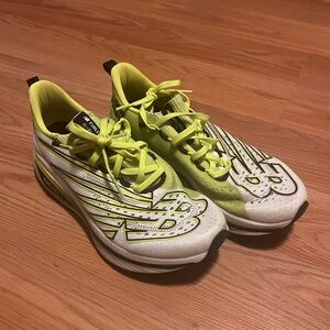 New Balance Women's FuelCell Supercomp Elite V3 Running Shoe